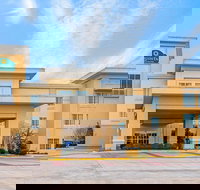 La Quinta Inn  Suites by Wyndham Muskogee - Tourism Bookings