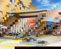 Comfort Inn  Suites Waterloo - Cedar Falls