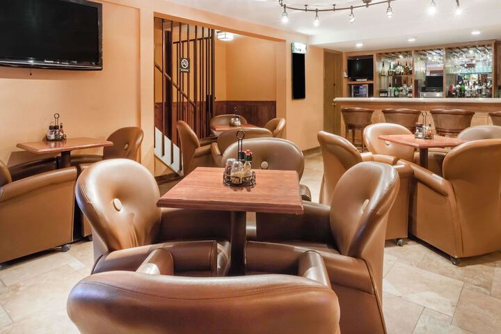 Ramada By Wyndham Ely - thumb 6