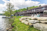 The Black Swan Lee - Lenox Ascend Hotel Collection