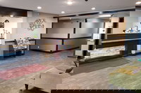 Travelodge by Wyndham Brooklyn Center