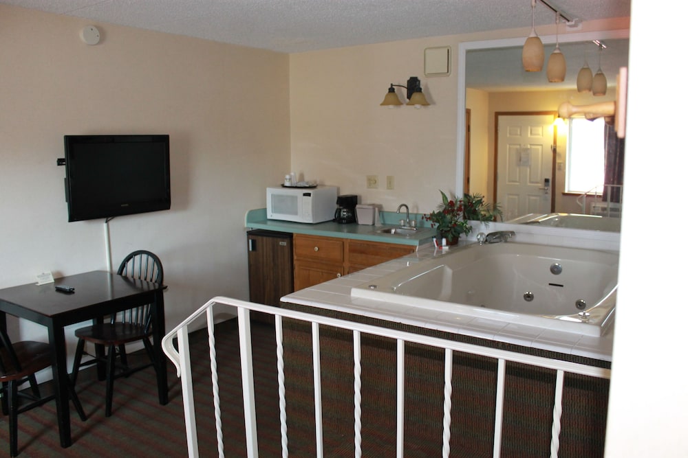 I-80 Inn & Suites - thumb 4