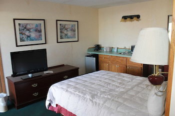 I-80 Inn & Suites - thumb 5