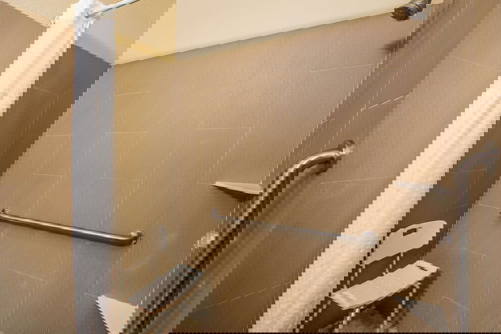 Super 8 By Wyndham Altoona - thumb 2