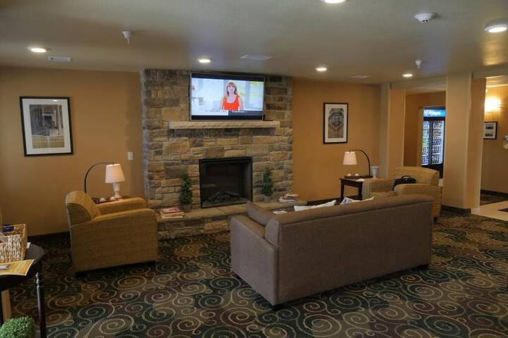 Cobblestone Inn & Suites - Winterset, IA - thumb 4