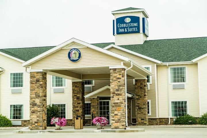 Cobblestone Inn & Suites - Winterset, IA - thumb 2