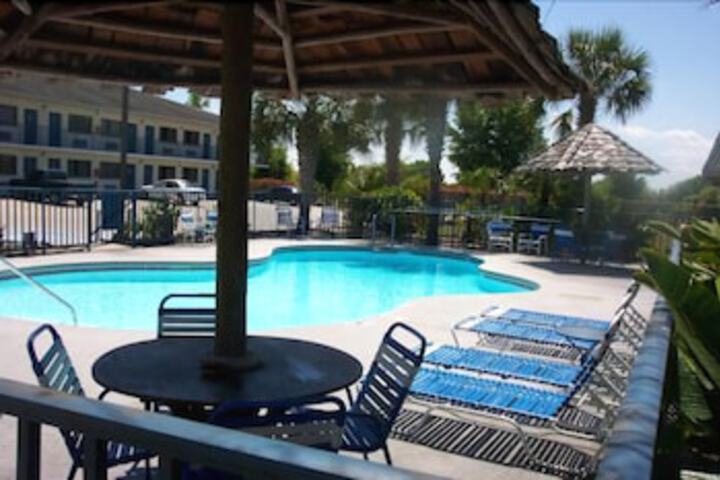 Crosbys Motor Inn - thumb 2