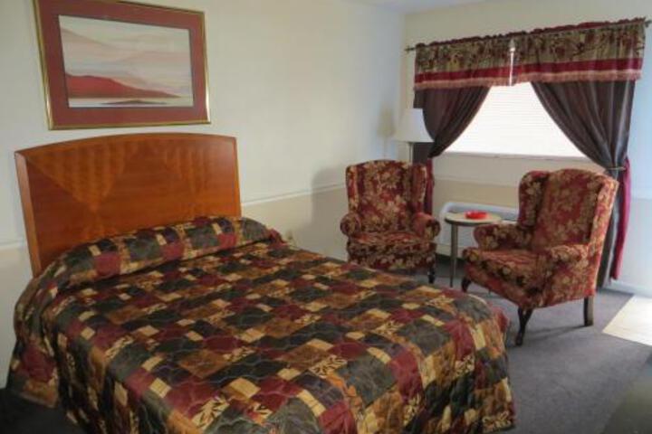 Crosbys Motor Inn - thumb 0