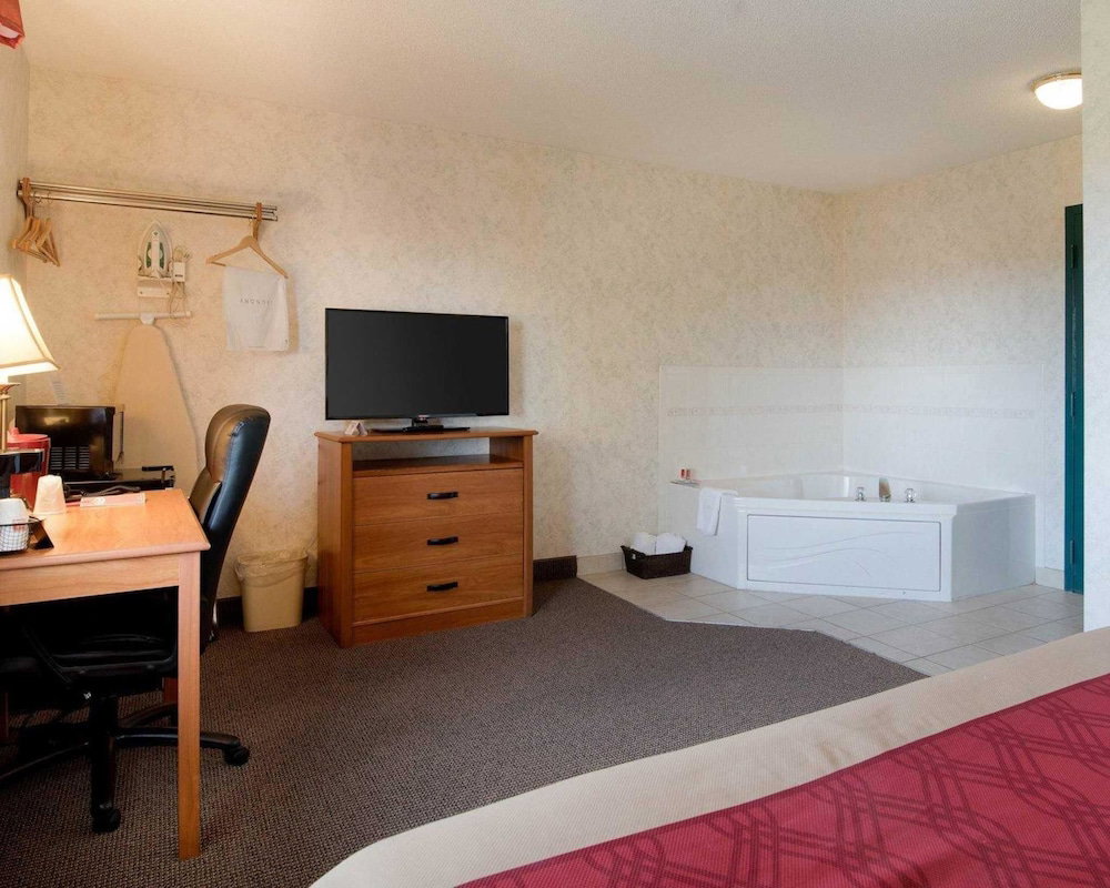 Econo Lodge Inn & Suites Canandaigua - thumb 4
