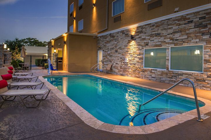 Best Western Plus Lake Jackson Inn & Suites - thumb 7