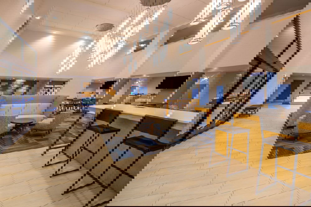 Holiday Inn Express & Suites Pahrump, An IHG Hotel - thumb 1