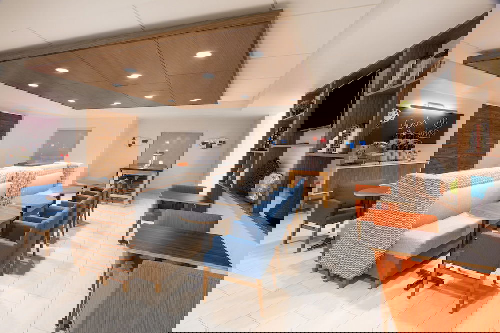 Holiday Inn Express & Suites Pahrump, An IHG Hotel - thumb 2