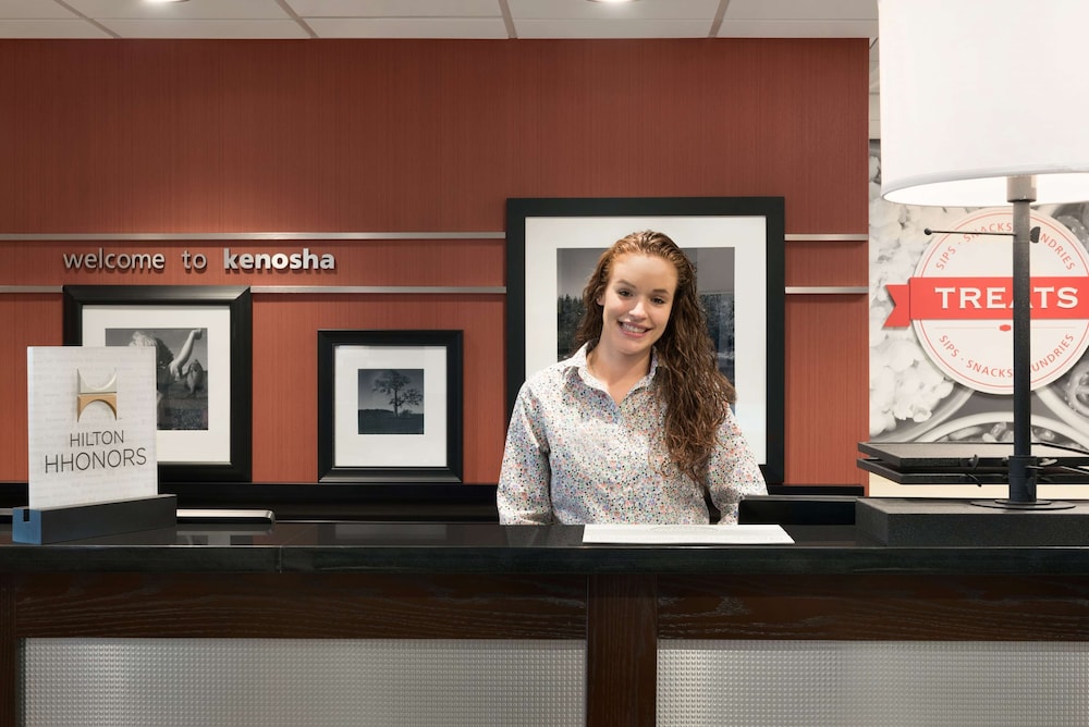 Hampton Inn & Suites Kenosha - thumb 2