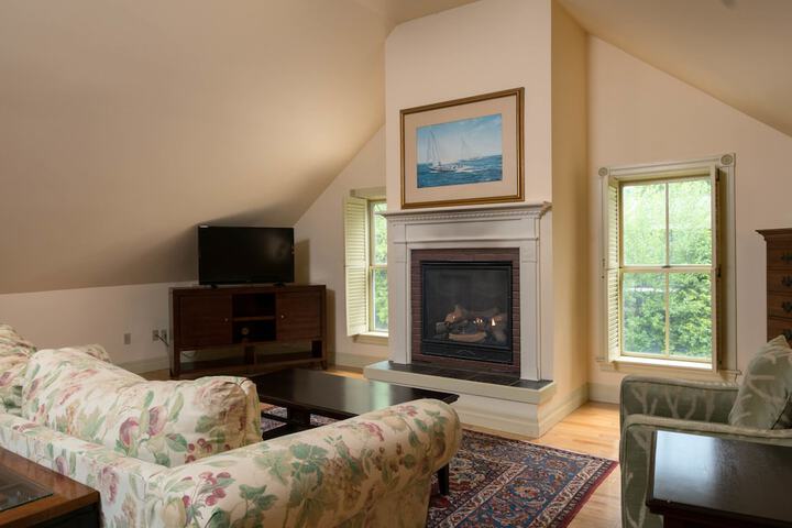 The Shire Woodstock - thumb 6