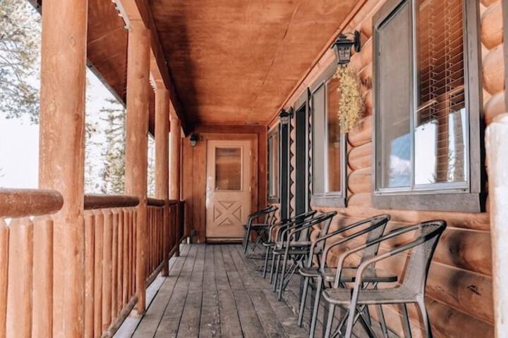 Duck Creek Village Inn - thumb 2