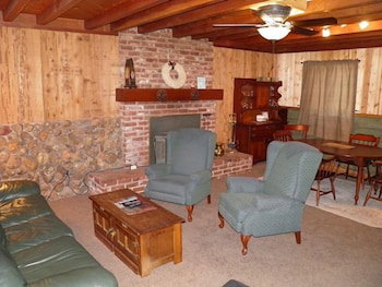 825 Julie Lane - thumb 3