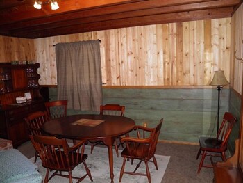 825 Julie Lane - thumb 1