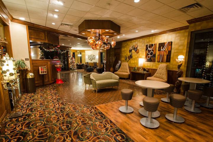 El Rancho Hotel - thumb 5