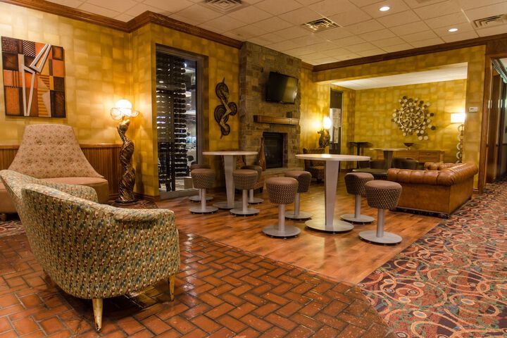 El Rancho Hotel - thumb 2