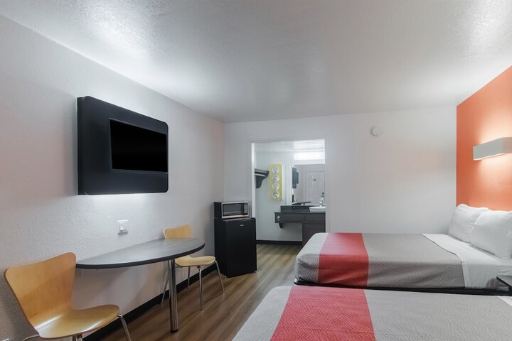 Motel 6 Paris, TX - thumb 1