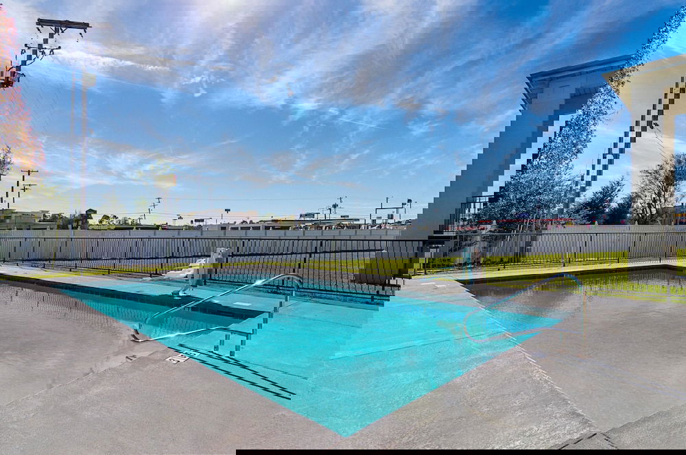 Econo Lodge - thumb 1