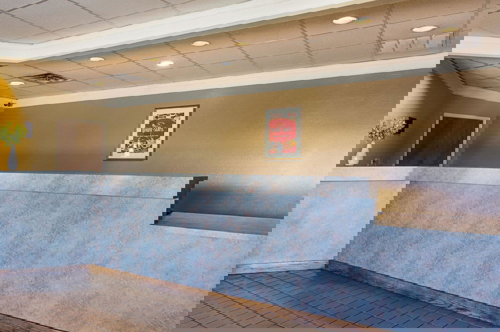 Econo Lodge - thumb 3