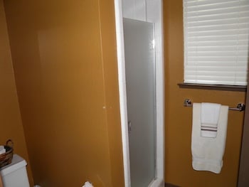 584 Alpine Dr - thumb 2