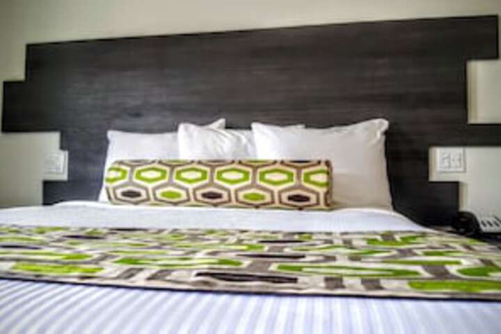 Jewel City Inn - thumb 0