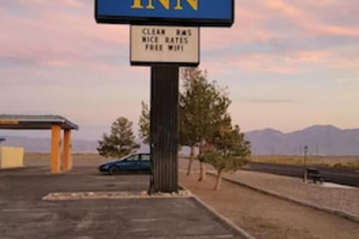 Royal Inn - thumb 1