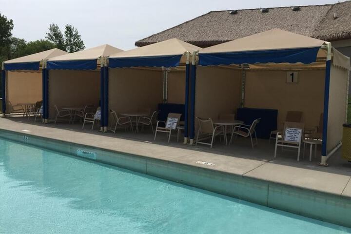 Adventureland Inn - thumb 2