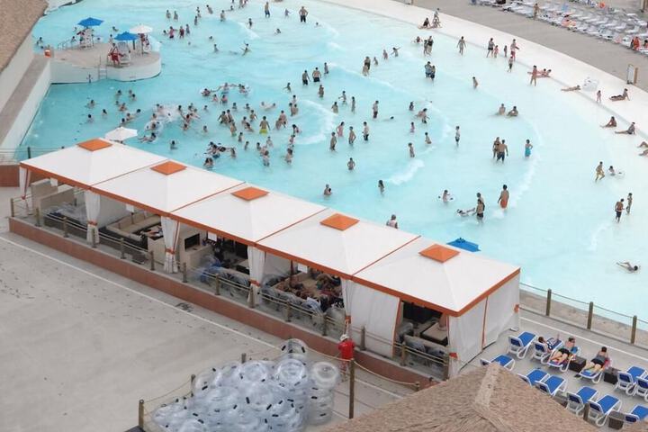 Adventureland Inn - thumb 3