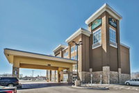 La Quinta Inn  Suites by Wyndham Niagara Falls