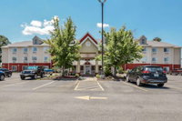Econo Lodge Inn and Suites