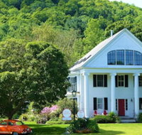 Four Columns - Tourism Bookings