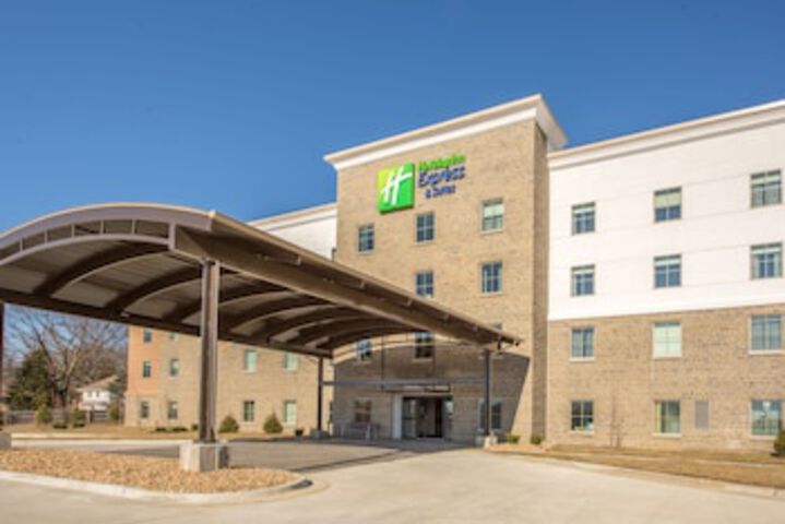 Holiday Inn Express & Suites Shawnee-Kansas City West, An IHG Hotel - thumb 0