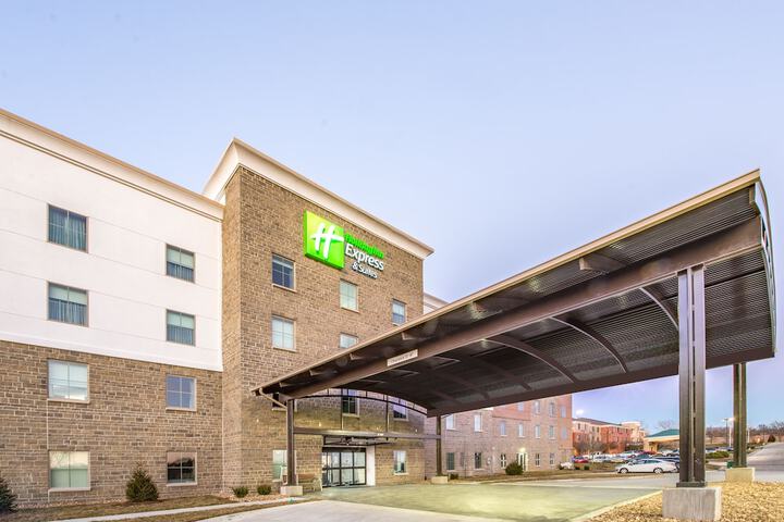 Holiday Inn Express & Suites Shawnee-Kansas City West, An IHG Hotel - thumb 2