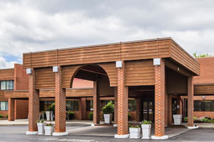 Quality Inn & Suites - thumb 0