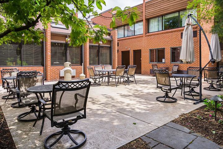 Quality Inn & Suites - thumb 7