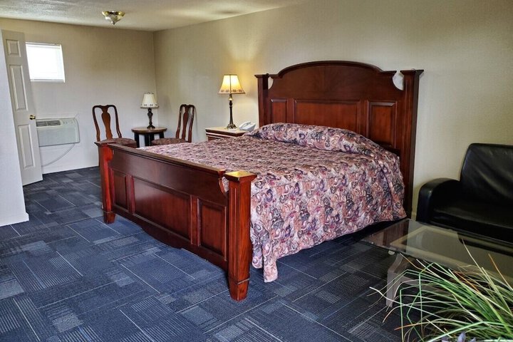 All Seasons Motel - thumb 1