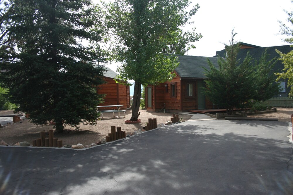 Quail Cove Lakeside Lodge - thumb 0