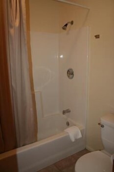 Quail Cove Lakeside Lodge - thumb 3