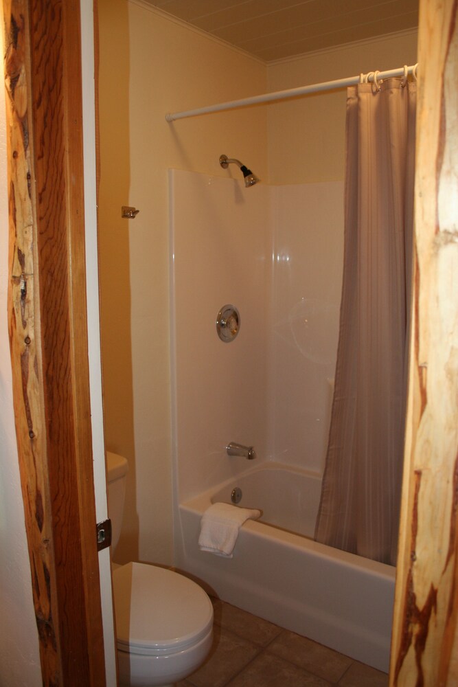 Quail Cove Lakeside Lodge - thumb 4