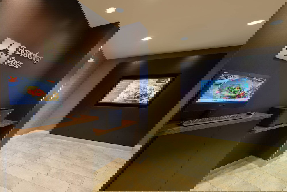 Courtyard By Marriott Grand Rapids Airport - thumb 3