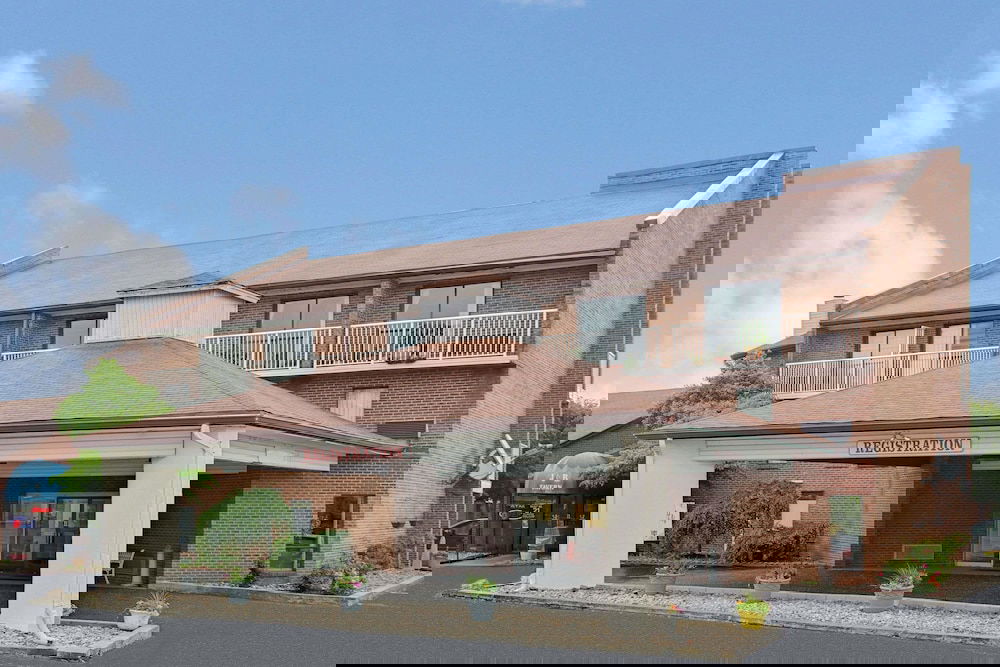 Days Inn By Wyndham Cincinnati East - thumb 0