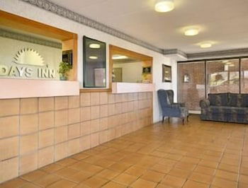 Days Inn By Wyndham Cincinnati East - thumb 4