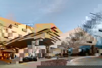 Comfort Suites Pratt