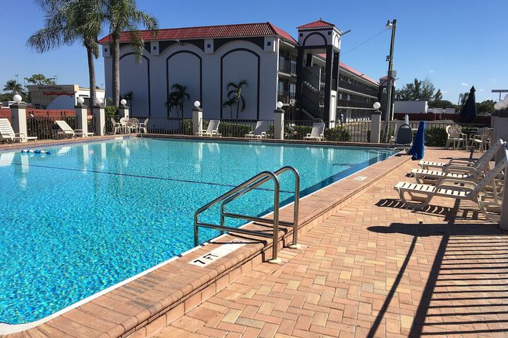 Days Inn By Wyndham Fort Myers - thumb 4