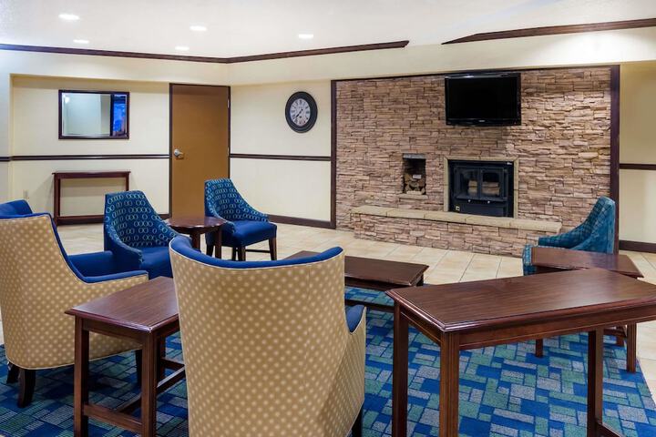 Days Inn & Suites By Wyndham Bridgeport - Clarksburg - thumb 2
