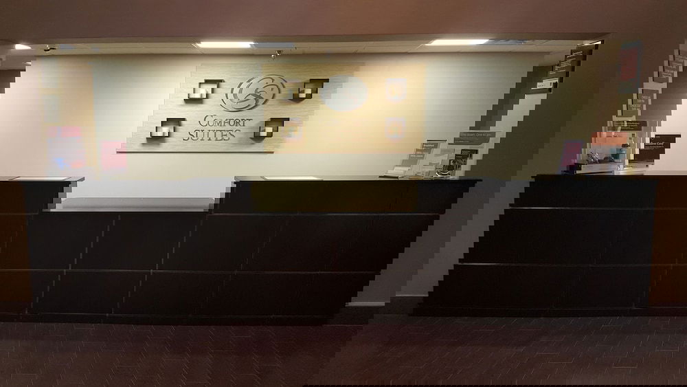 Comfort Suites Airport - thumb 6