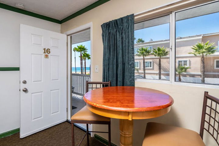 Sun N Sands Inn - thumb 5